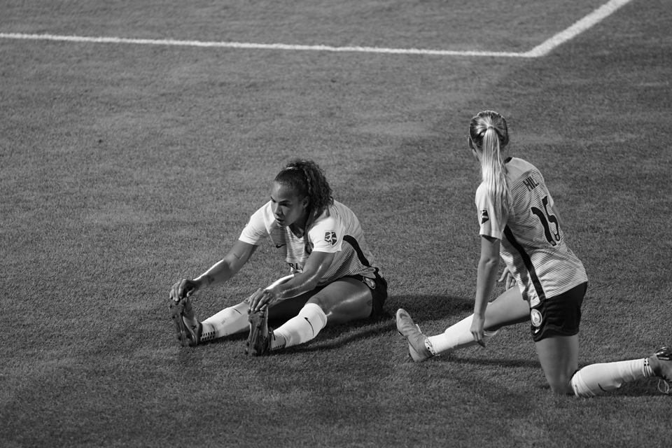 How do female athletes manage their Period?