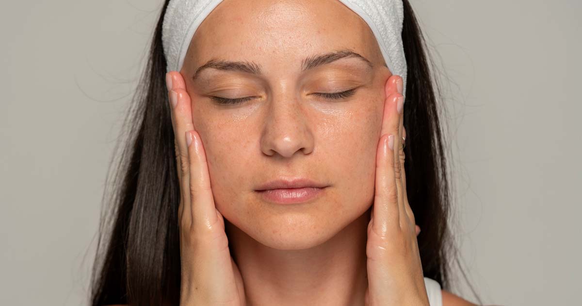 Tips For Facial Massage Without Using Any Tools